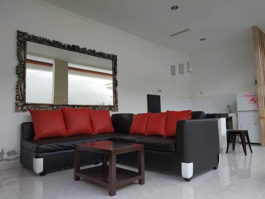 Villa Santika Banjar  Exterior photo
